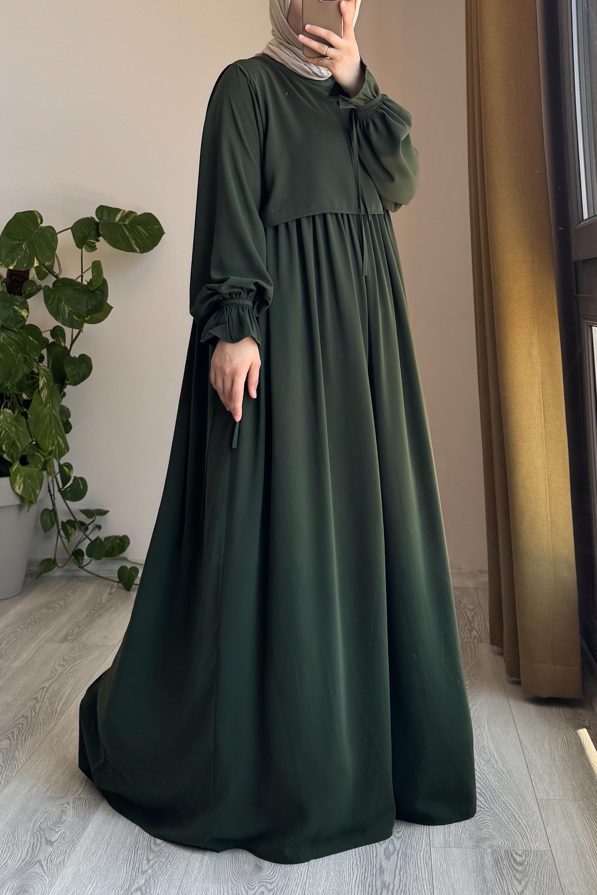 Robe Longue Magnolia Crêpe Cristal Vert Émeraude Élégante Manches Liées Fluides